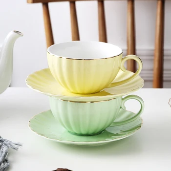 MUZITY Seramik Kahve Fincanı Tabaklar Kaşık Kemik çin çayı fincan seti Dekorasyon Sıvı Altın Kahve fincan ve çay tabağı