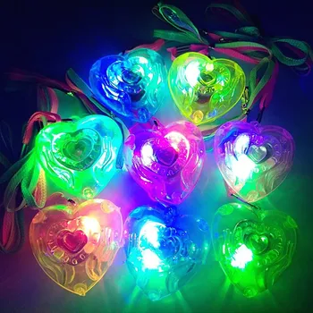 20/30 adet Yıldız Kalp led ışık Up Kolye Kolye Çocuklar Yanıp Sönen Glow Hediye Yanıp Sönen Oyuncak Parti Noel Düğün Parti Dekor